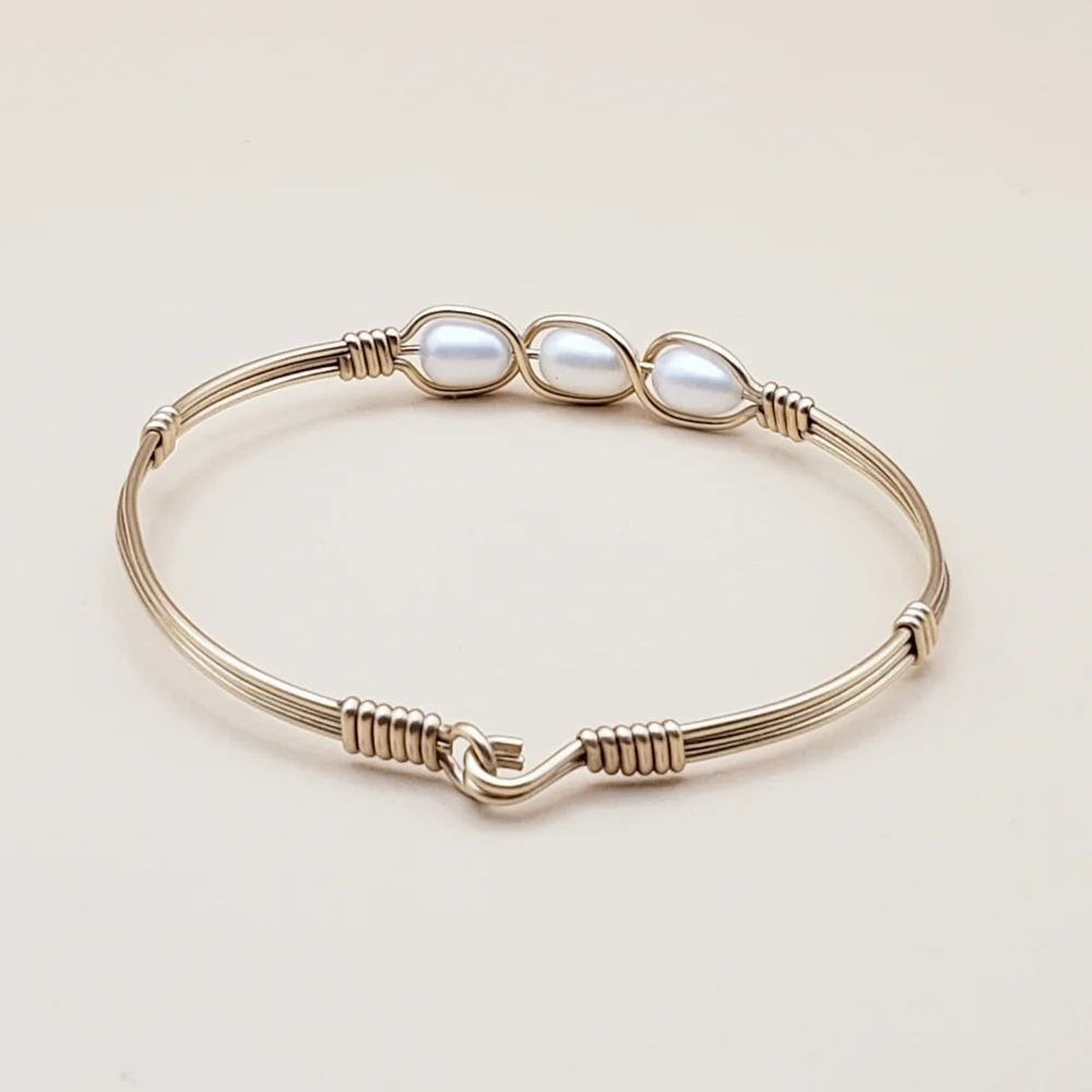 Beautiful 3 Freshwater Pearl Gold Bangle - Picture 6 of 10